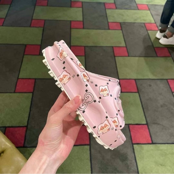 New in box Gucci Kawaii Double G interlocking embossed platform slide sandals - Picture 3 of 10